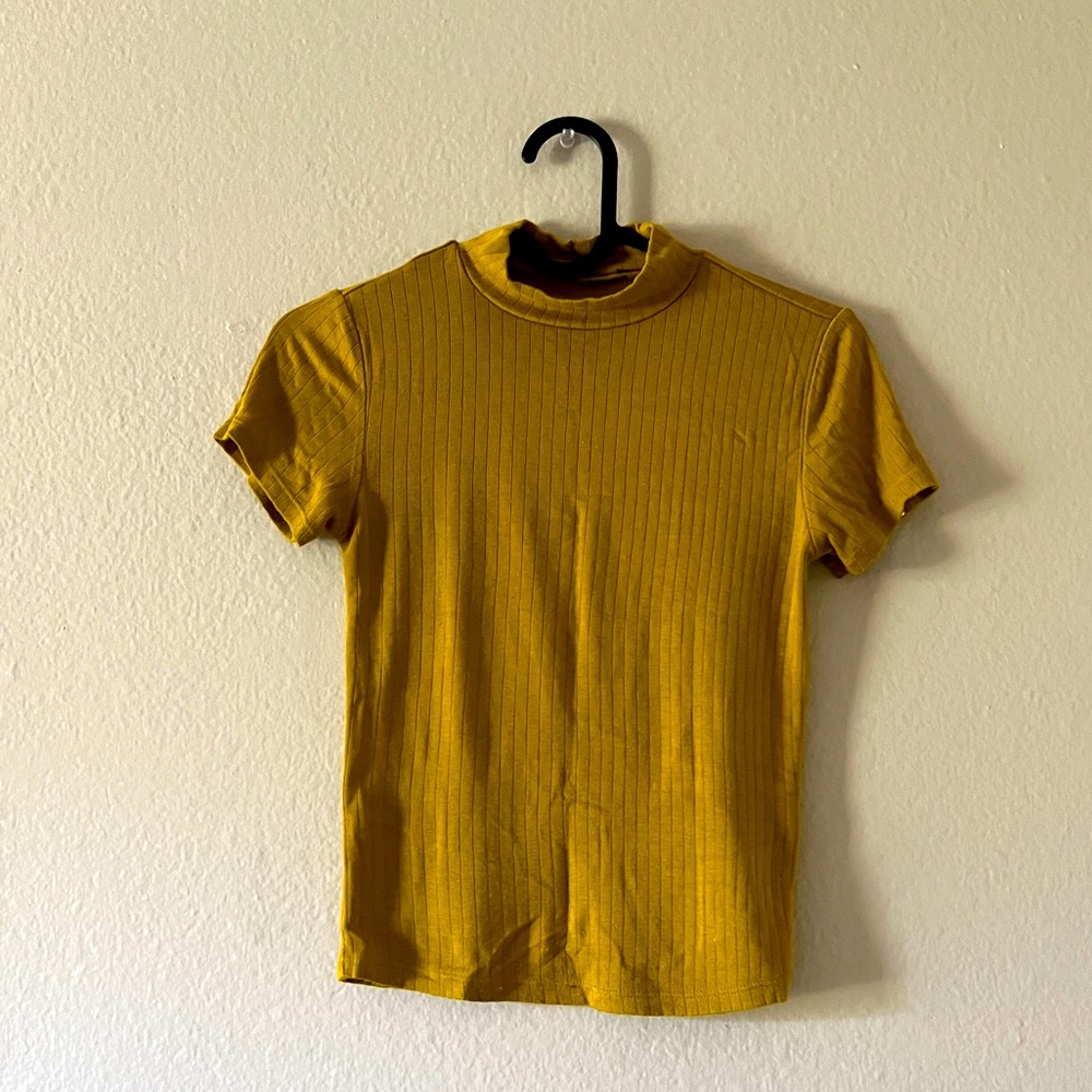 Mustard yellow short sleeve T-shirt